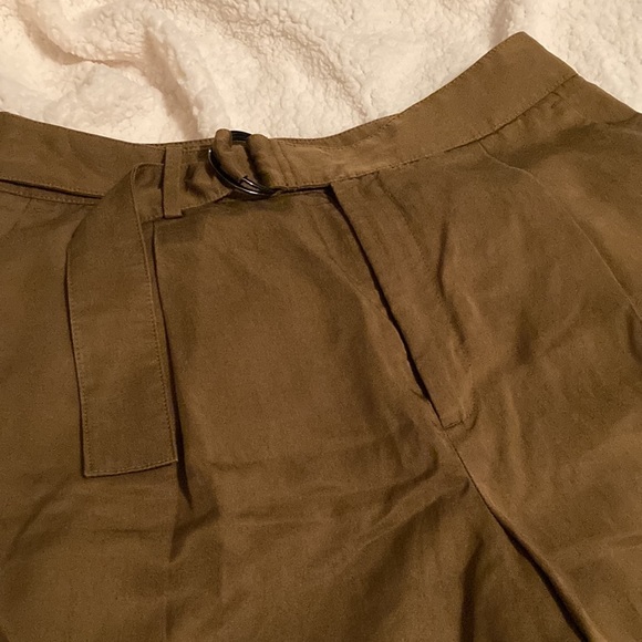 ***NWT*** Banana Republic High Waisted Olive Green Shorts - Picture 2 of 4